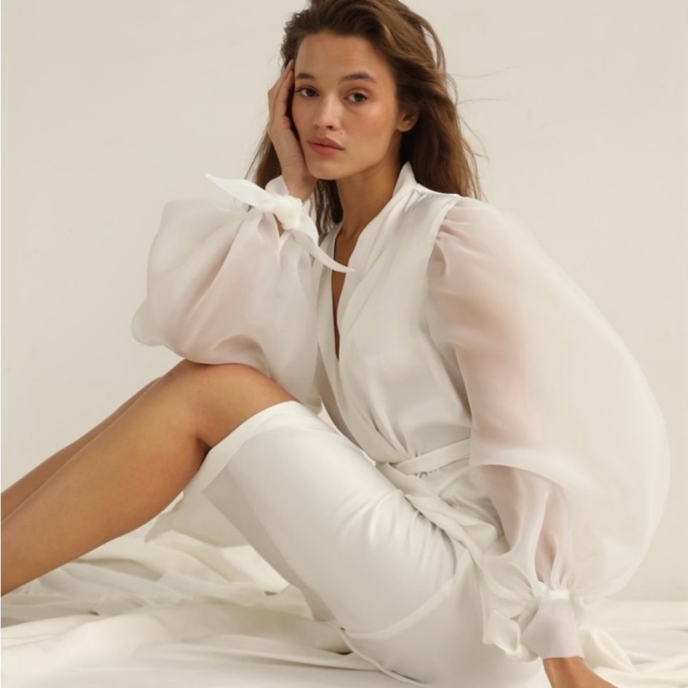 The Robe UA Bridal Robe - Picture 2 of 2